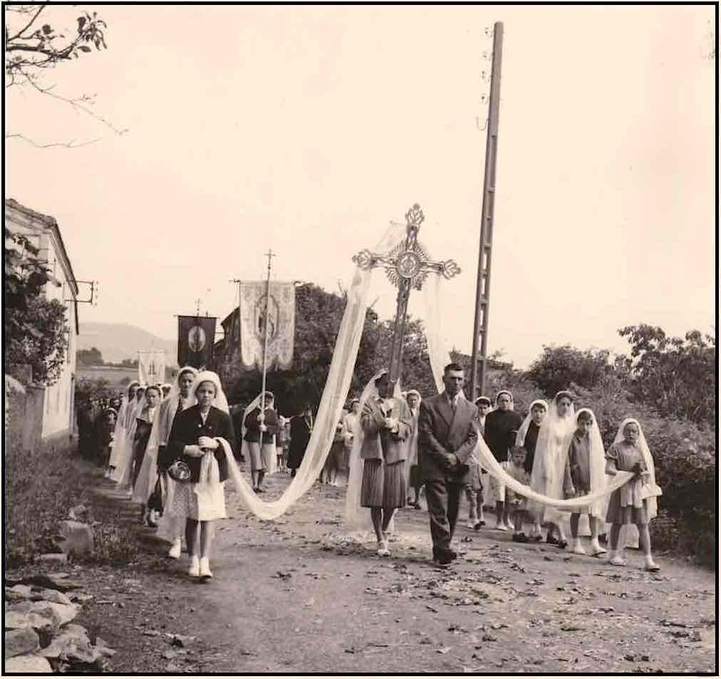 Procession fe te dieu 2